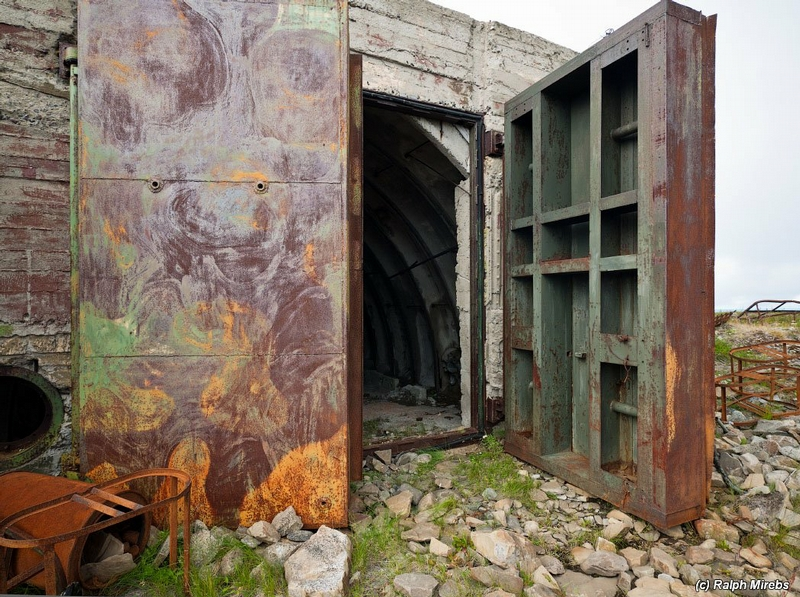 Illustration for article titled This Island Holds the Decaying Remains of the Soviet Nuclear Fleet
